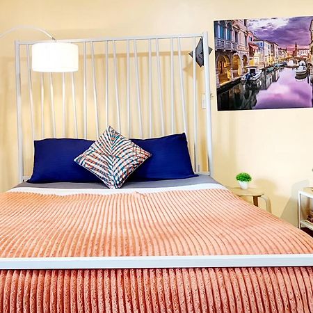 Spacious Cozy Suite At The Venice Mall With Free Parking And Washing Machine (Adults Only) Тагиг Экстерьер фото
