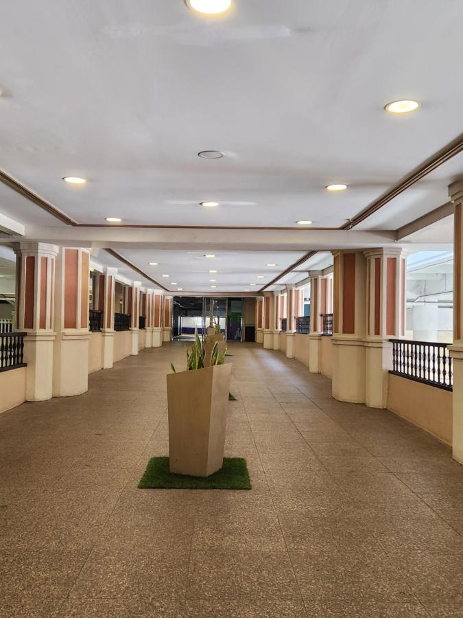 Spacious Cozy Suite At The Venice Mall With Free Parking And Washing Machine (Adults Only) Тагиг Экстерьер фото