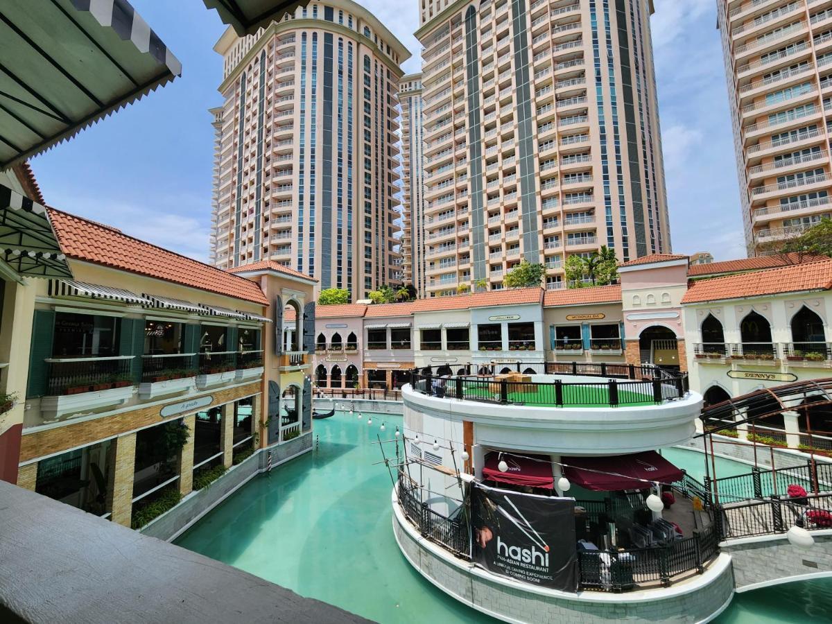 Spacious Cozy Suite At The Venice Mall With Free Parking And Washing Machine (Adults Only) Тагиг Экстерьер фото