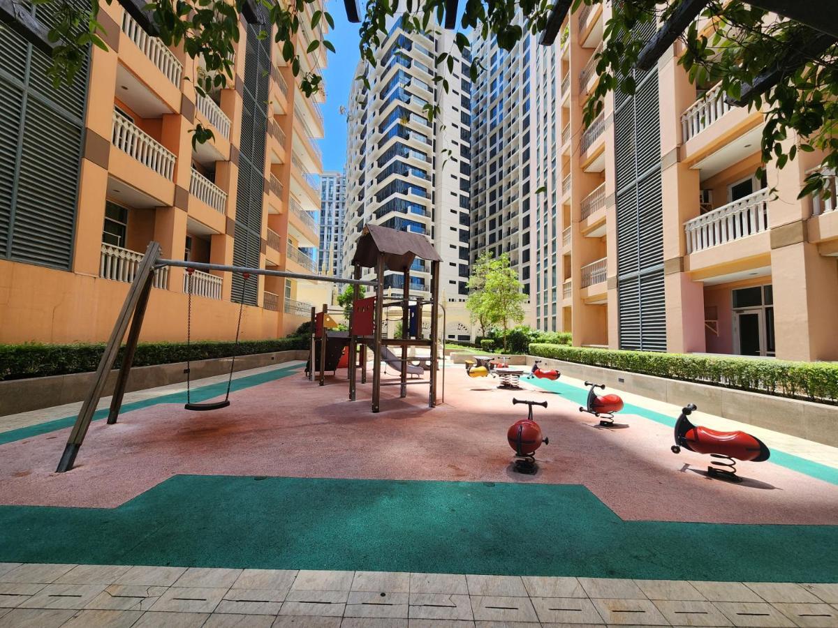 Spacious Cozy Suite At The Venice Mall With Free Parking And Washing Machine (Adults Only) Тагиг Экстерьер фото