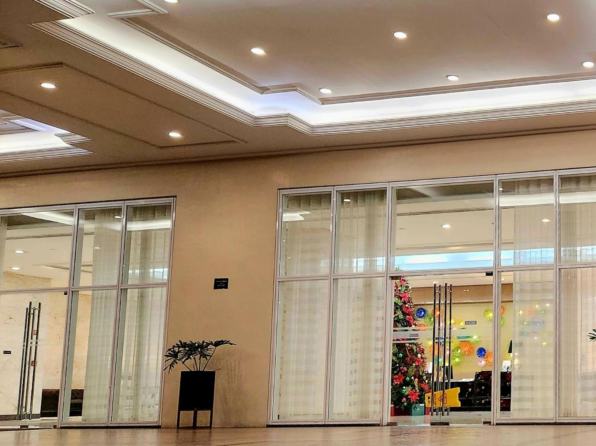 Spacious Cozy Suite At The Venice Mall With Free Parking And Washing Machine (Adults Only) Тагиг Экстерьер фото